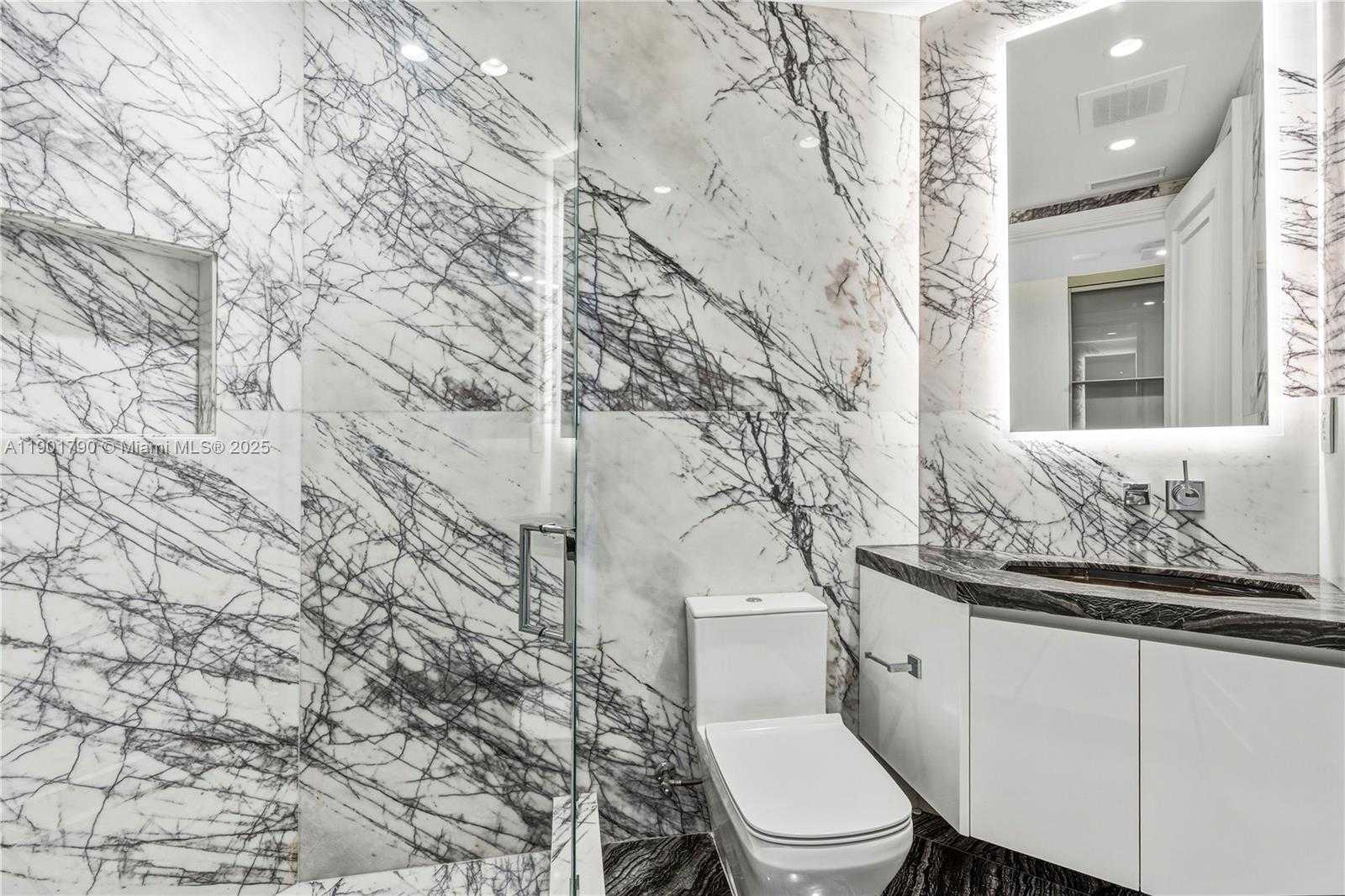 Imagen de Pequeño Objeto