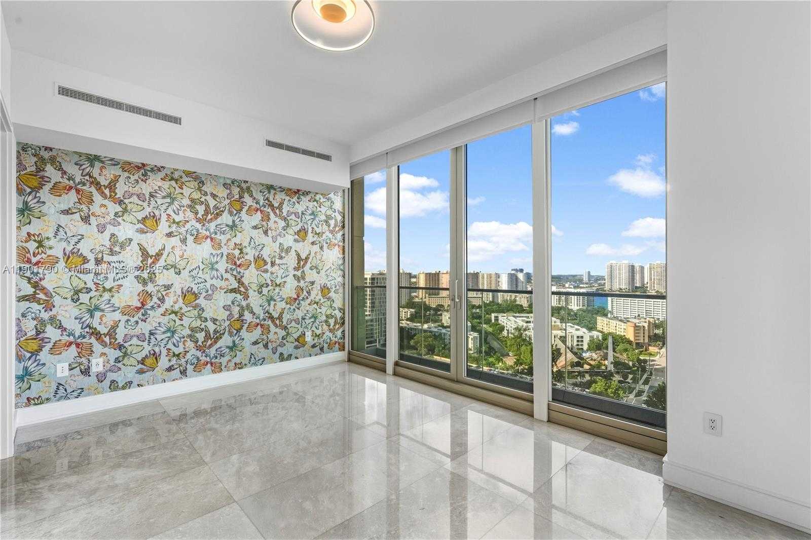 Imagen de Pequeño Objeto