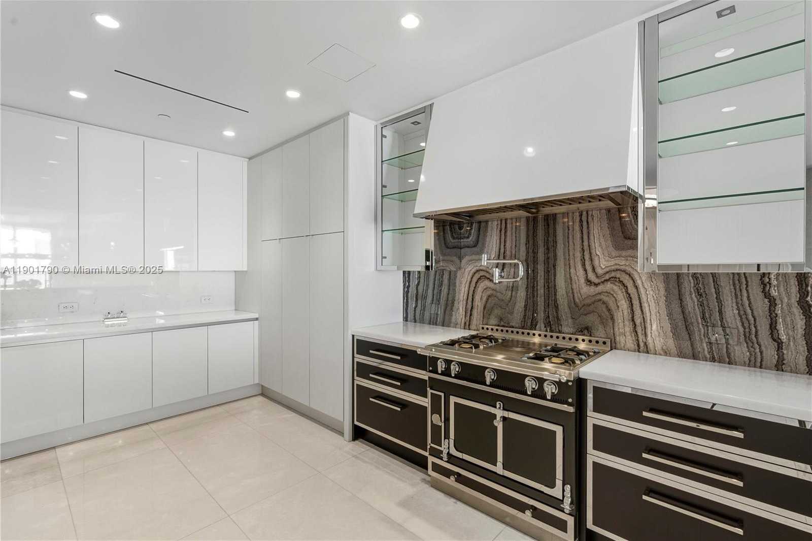 Imagen de Pequeño Objeto