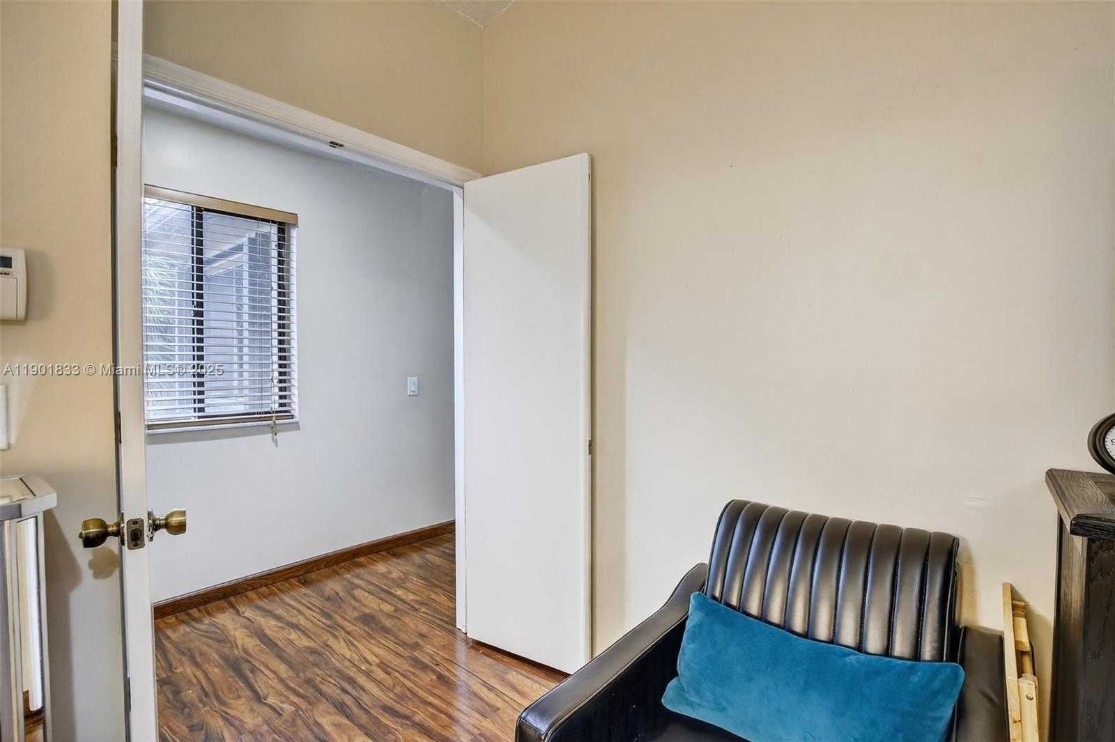 Small Image of 1002 NORTH WEST 105TH AVE #D-121, Plantation Number 26