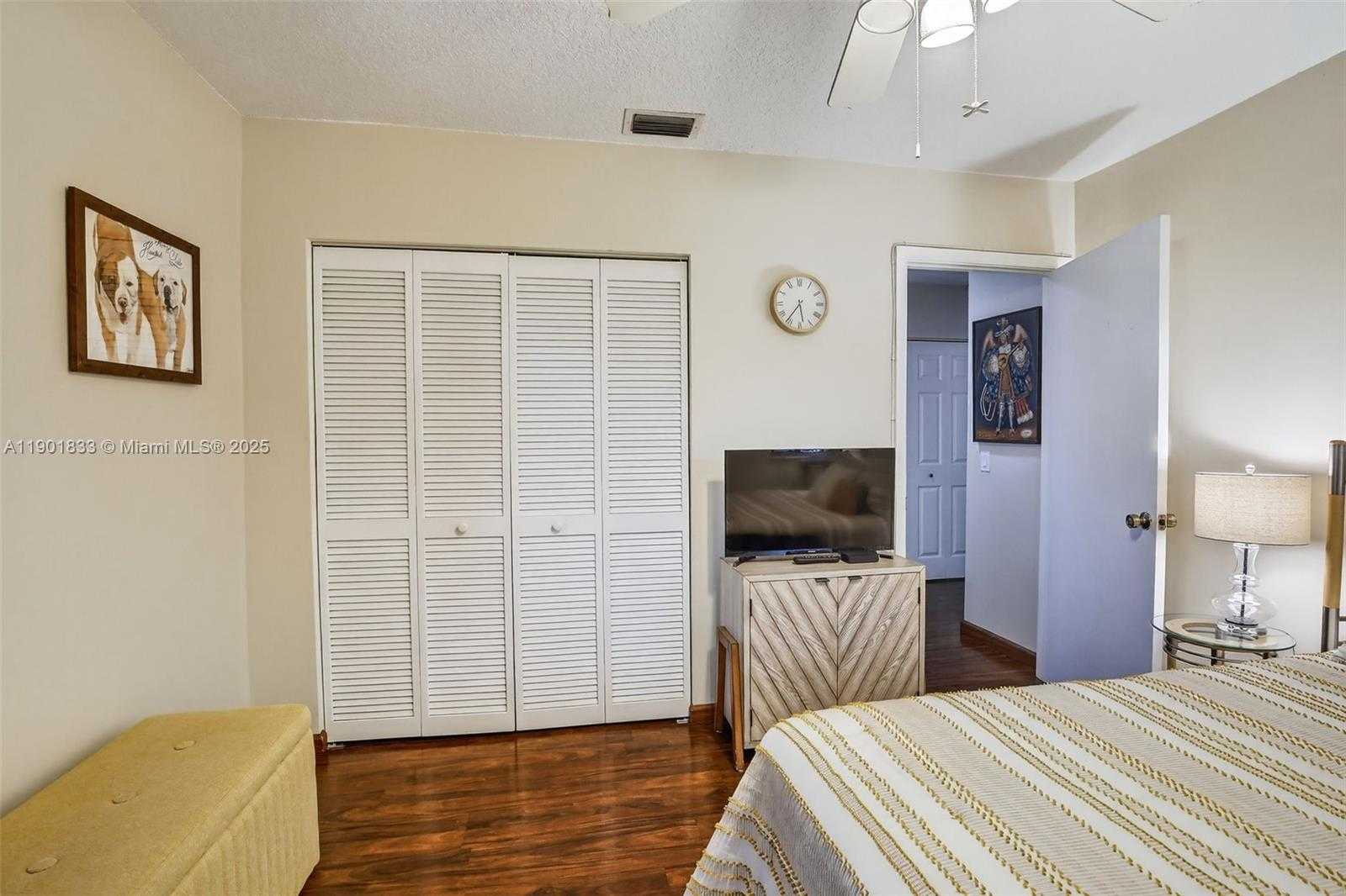 Small Image of 1002 NORTH WEST 105TH AVE #D-121, Plantation Number 33