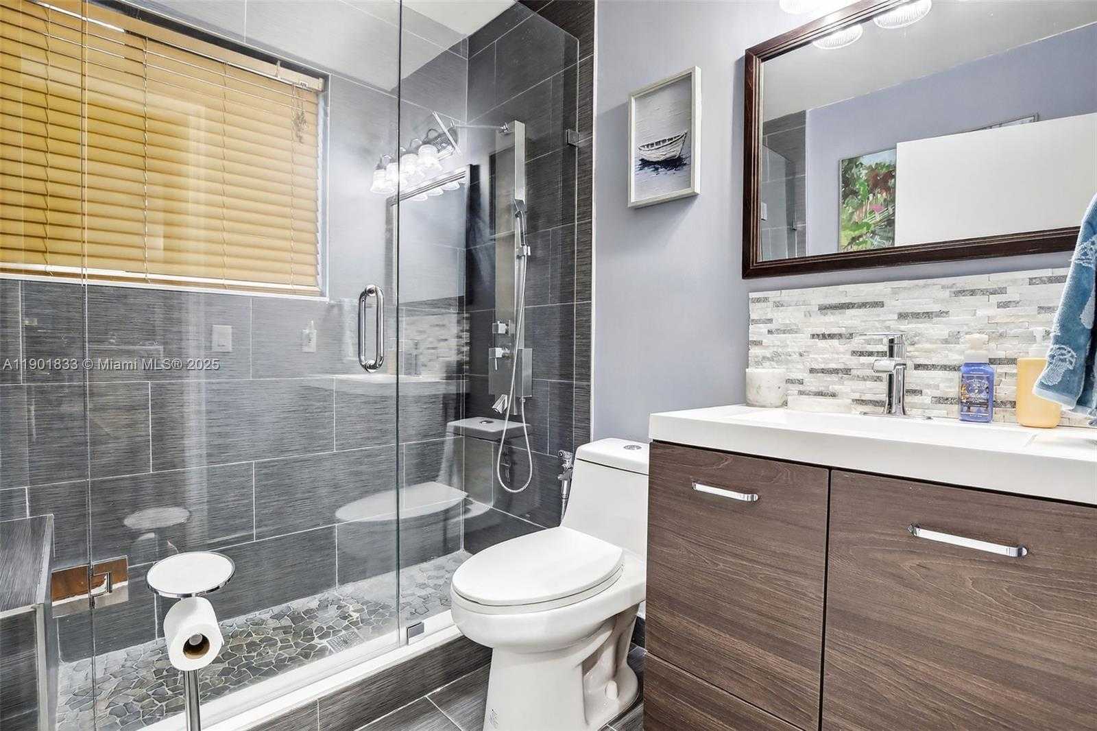 Small Image of 1002 NORTH WEST 105TH AVE #D-121, Plantation Number 34