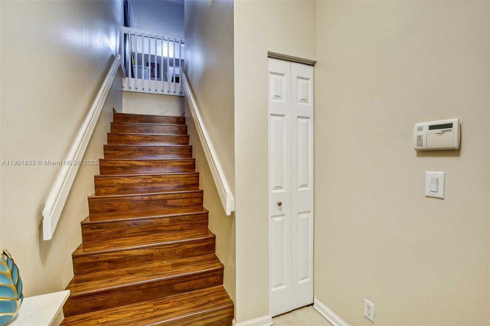 Small Image of 1002 NORTH WEST 105TH AVE #D-121, Plantation Number 5