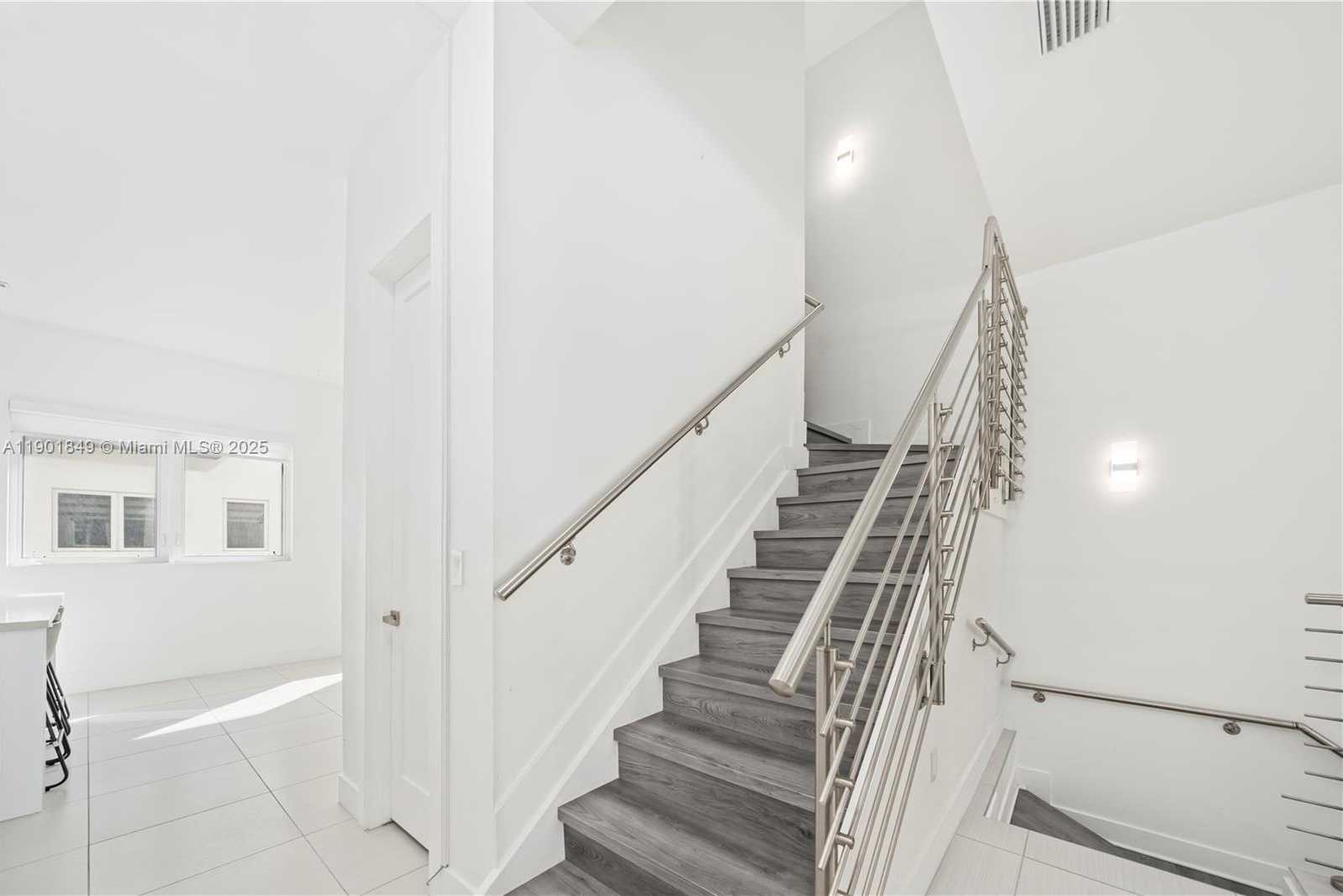 Small Image of 9153 NORTH WEST 33RD ST, Doral Number 15