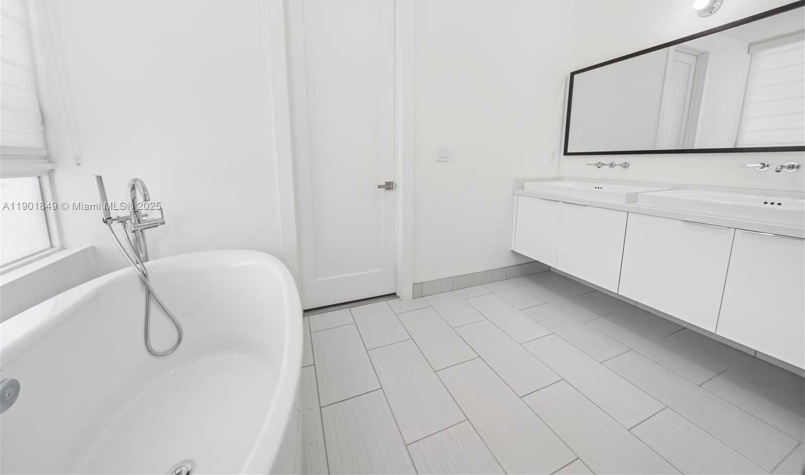 Small Image of 9153 NORTH WEST 33RD ST, Doral Number 26