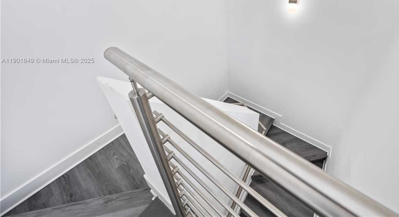 Small Image of 9153 NORTH WEST 33RD ST, Doral Number 27