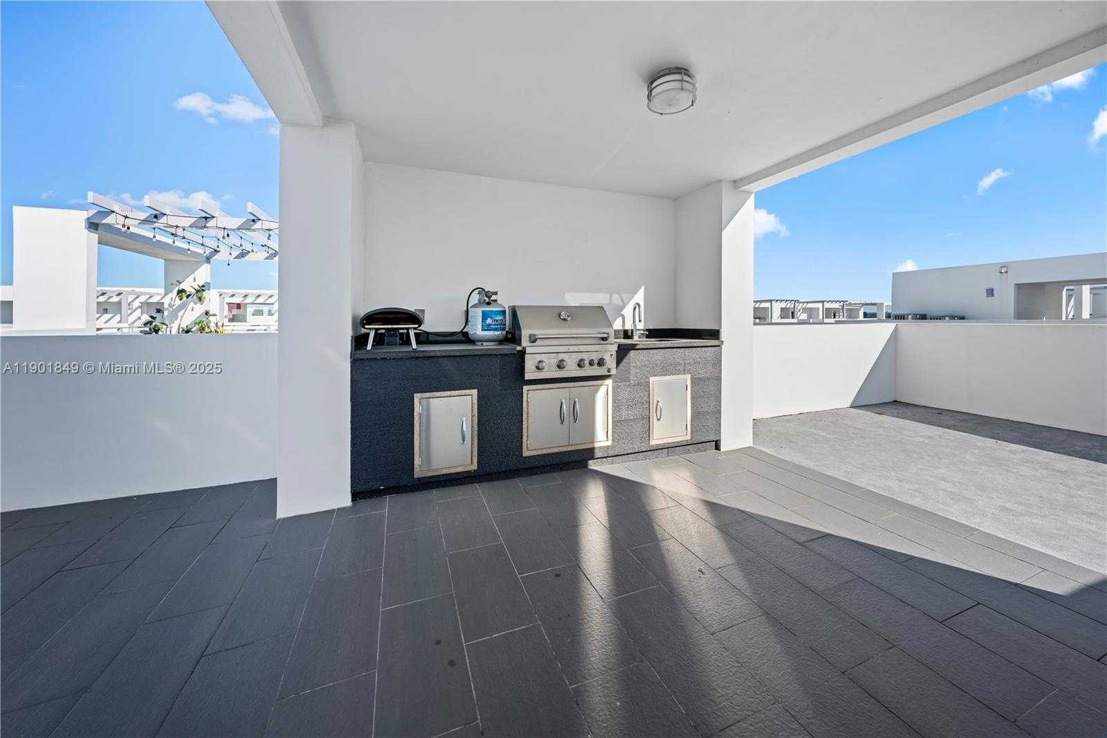 Small Image of 9153 NORTH WEST 33RD ST, Doral Number 30