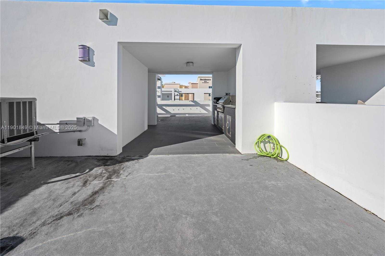 Small Image of 9153 NORTH WEST 33RD ST, Doral Number 31