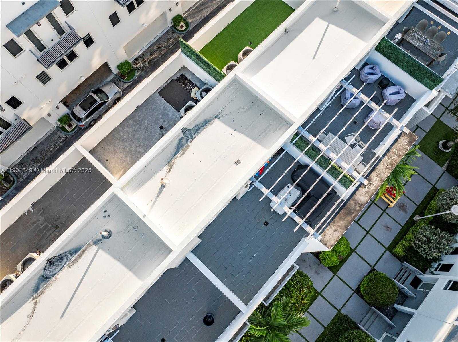 Small Image of 9153 NORTH WEST 33RD ST, Doral Number 32