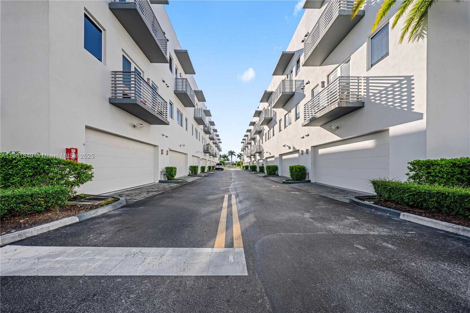 Small Image of 9153 NORTH WEST 33RD ST, Doral Number 36