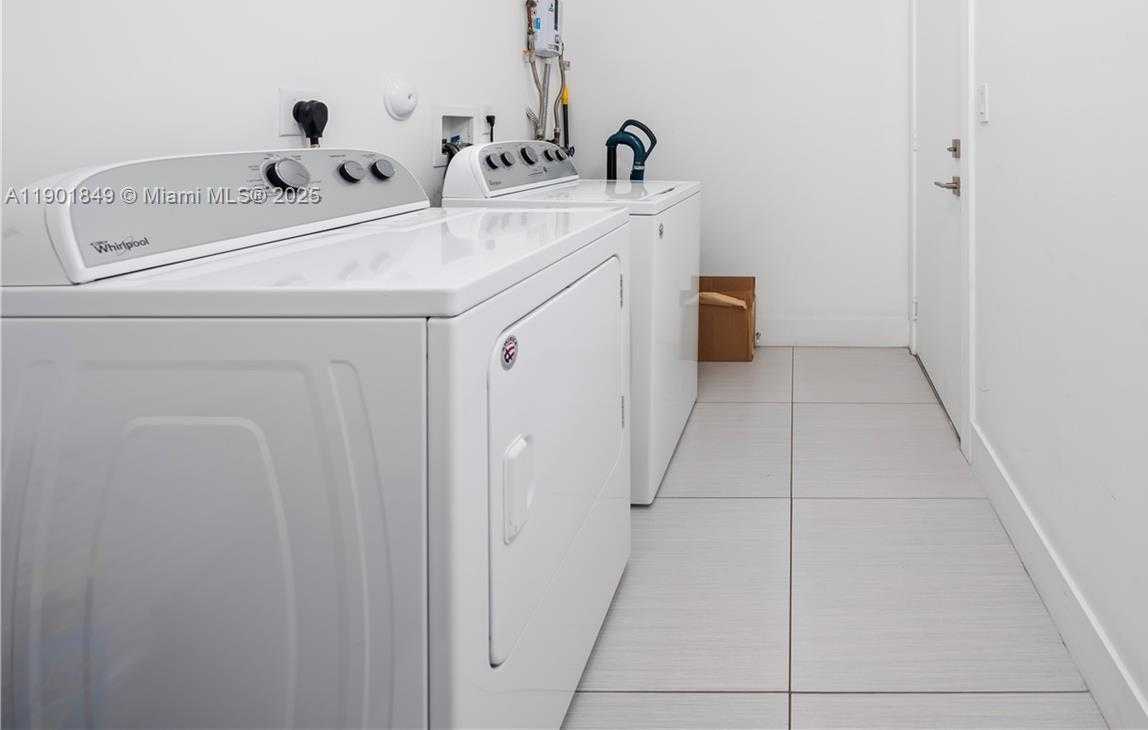 Small Image of 9153 NORTH WEST 33RD ST, Doral Number 6