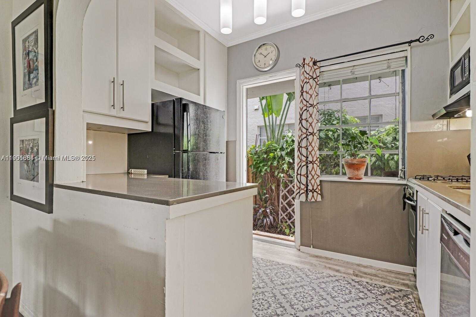 Small Image of 1250 DREXEL AVE #7, Miami Beach Number 14