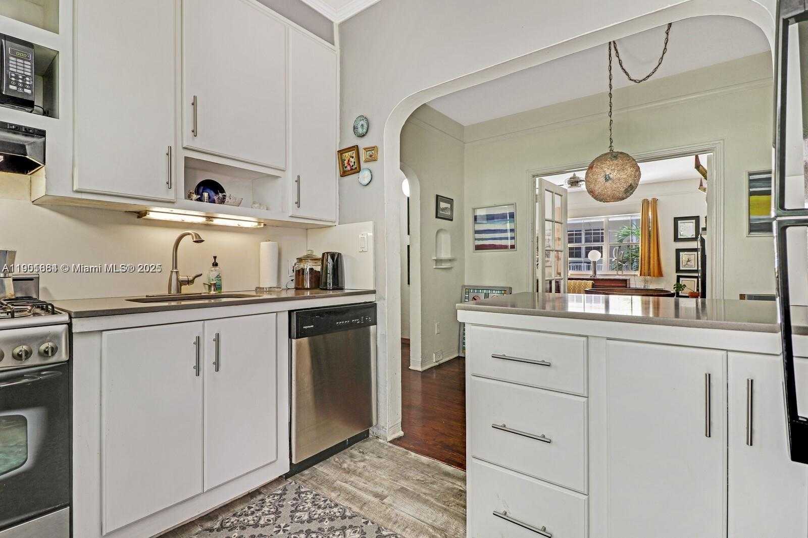 Small Image of 1250 DREXEL AVE #7, Miami Beach Number 17