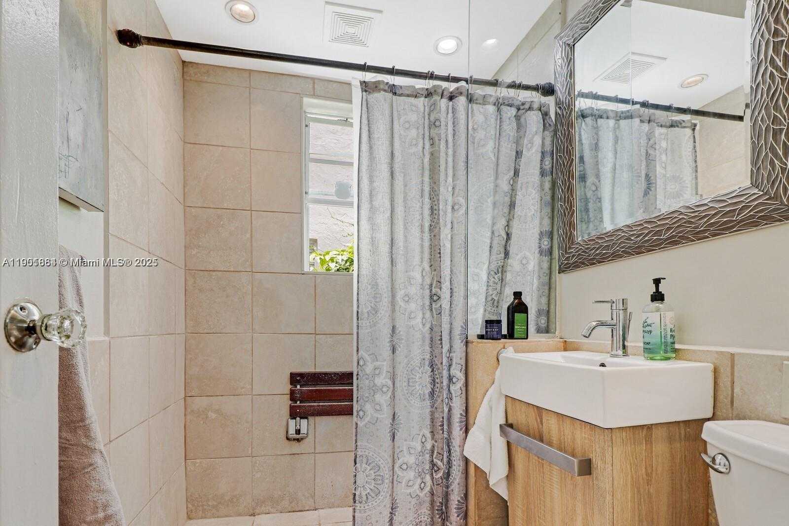 Small Image of 1250 DREXEL AVE #7, Miami Beach Number 22