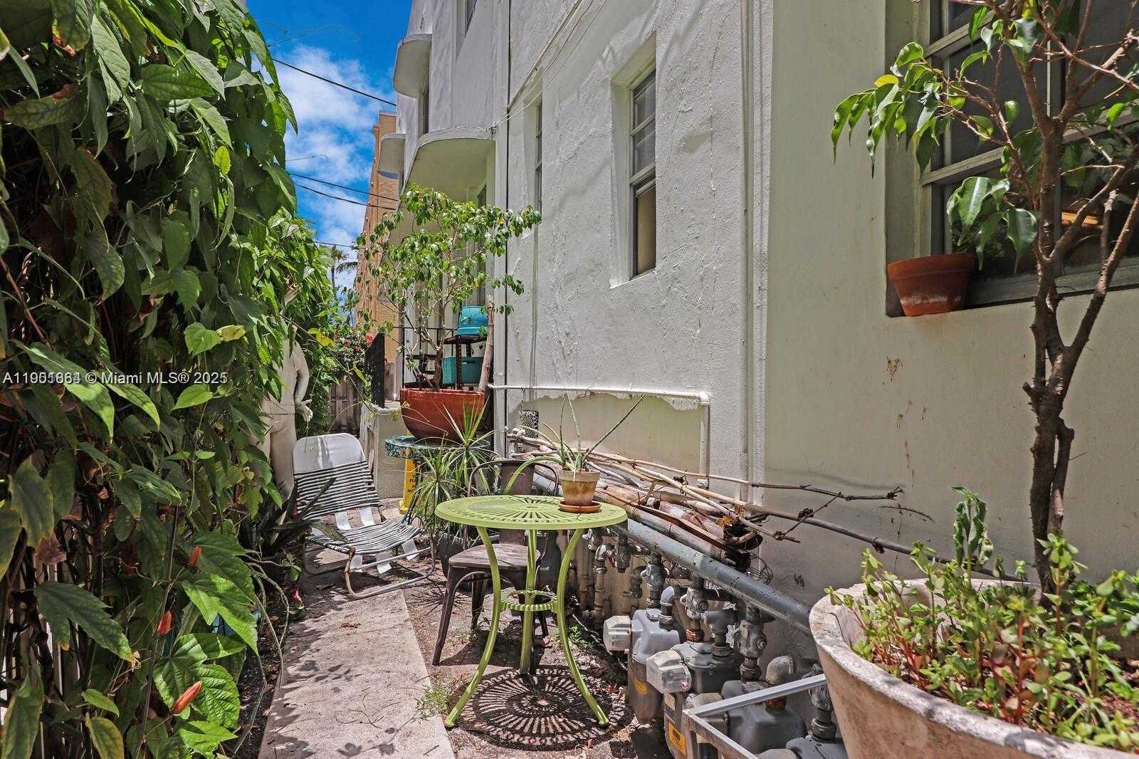 Small Image of 1250 DREXEL AVE #7, Miami Beach Number 23