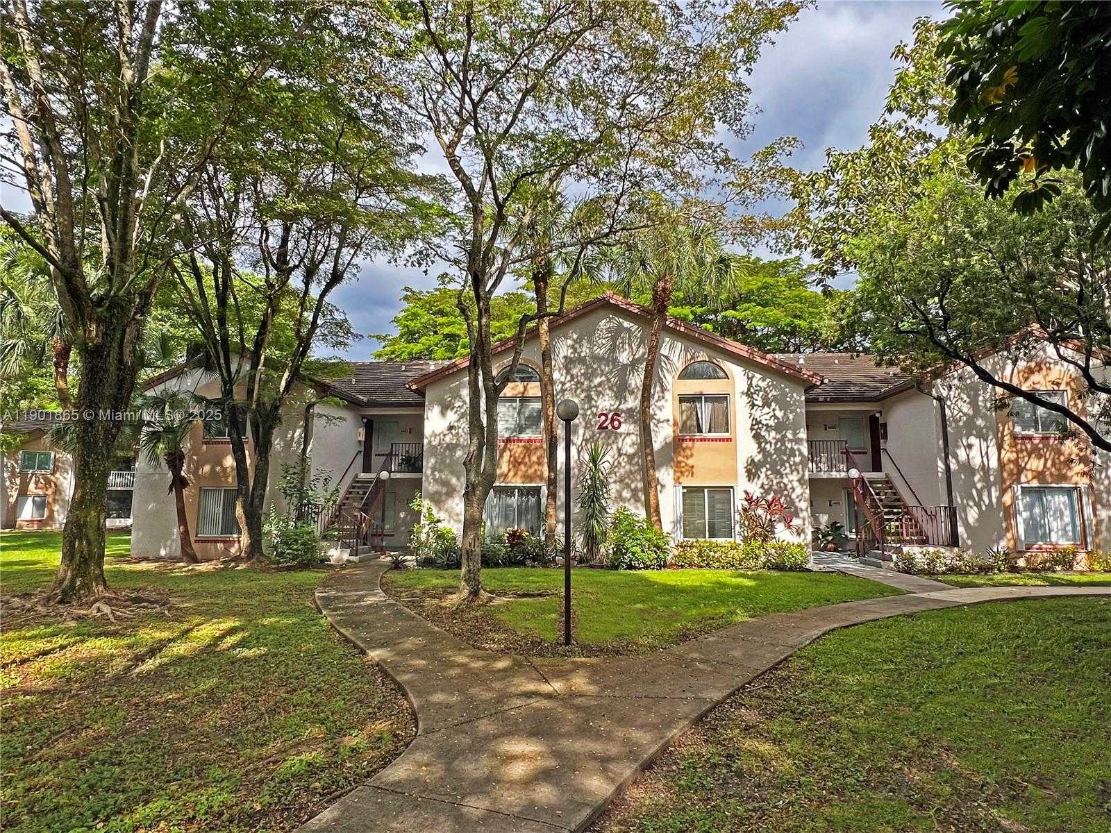 Small Image of 14015 SOUTH WEST 91ST TER #14015, Miami Number 19