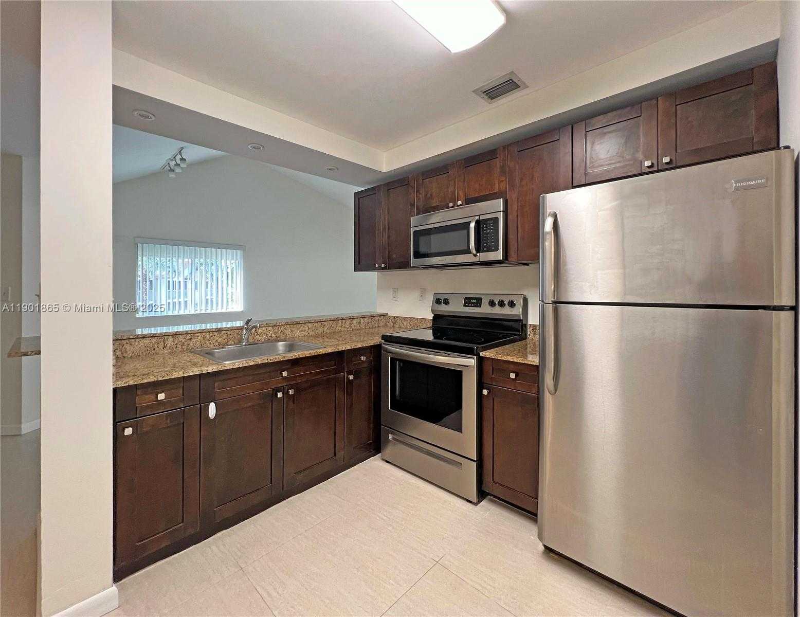 Small Image of 14015 SOUTH WEST 91ST TER #14015, Miami Number 2