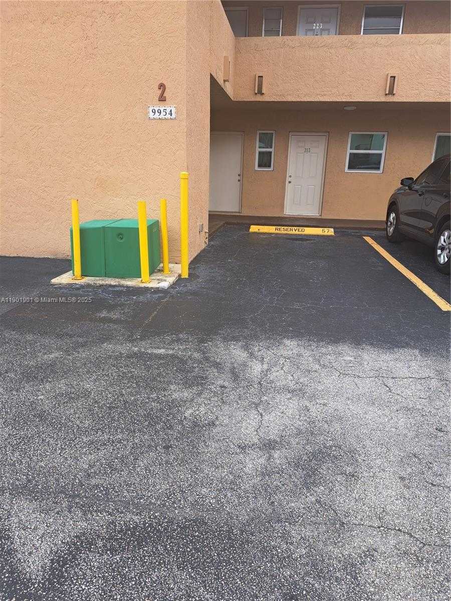 Small Image of 9954 SOUTH WEST 88TH ST #212-2, Miami Number 4