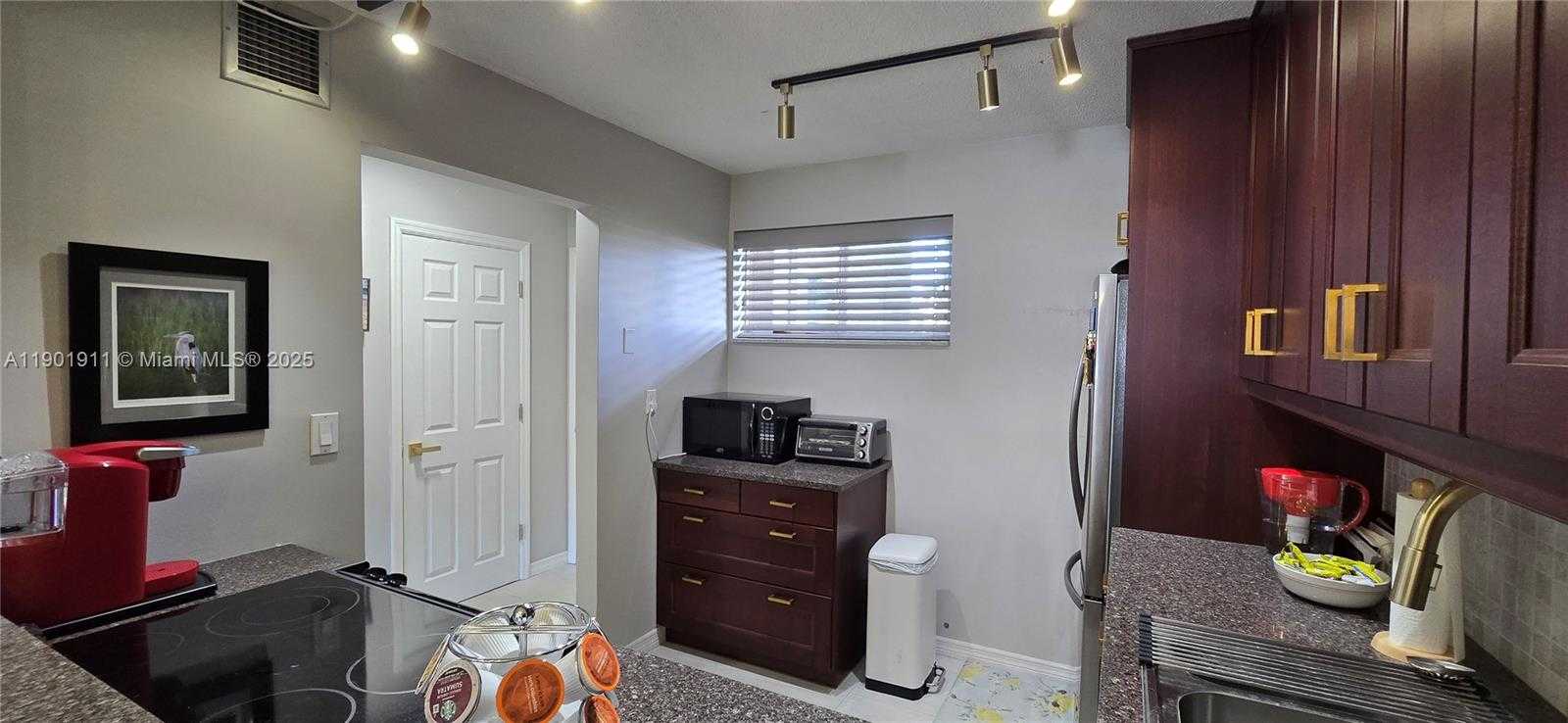 Small Image of 2616 NORTH GARDEN DR N #106, Lake Worth Number 5