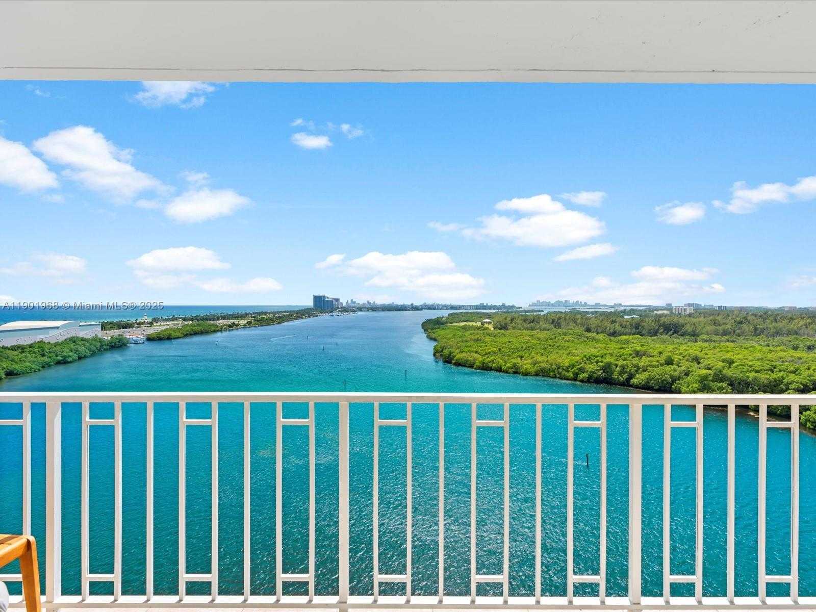 Small Image of 500 BAYVIEW DR #1722, Sunny Isles Beach Number 11