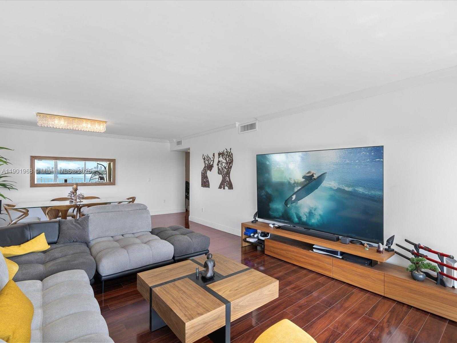 Small Image of 500 BAYVIEW DR #1722, Sunny Isles Beach Number 19