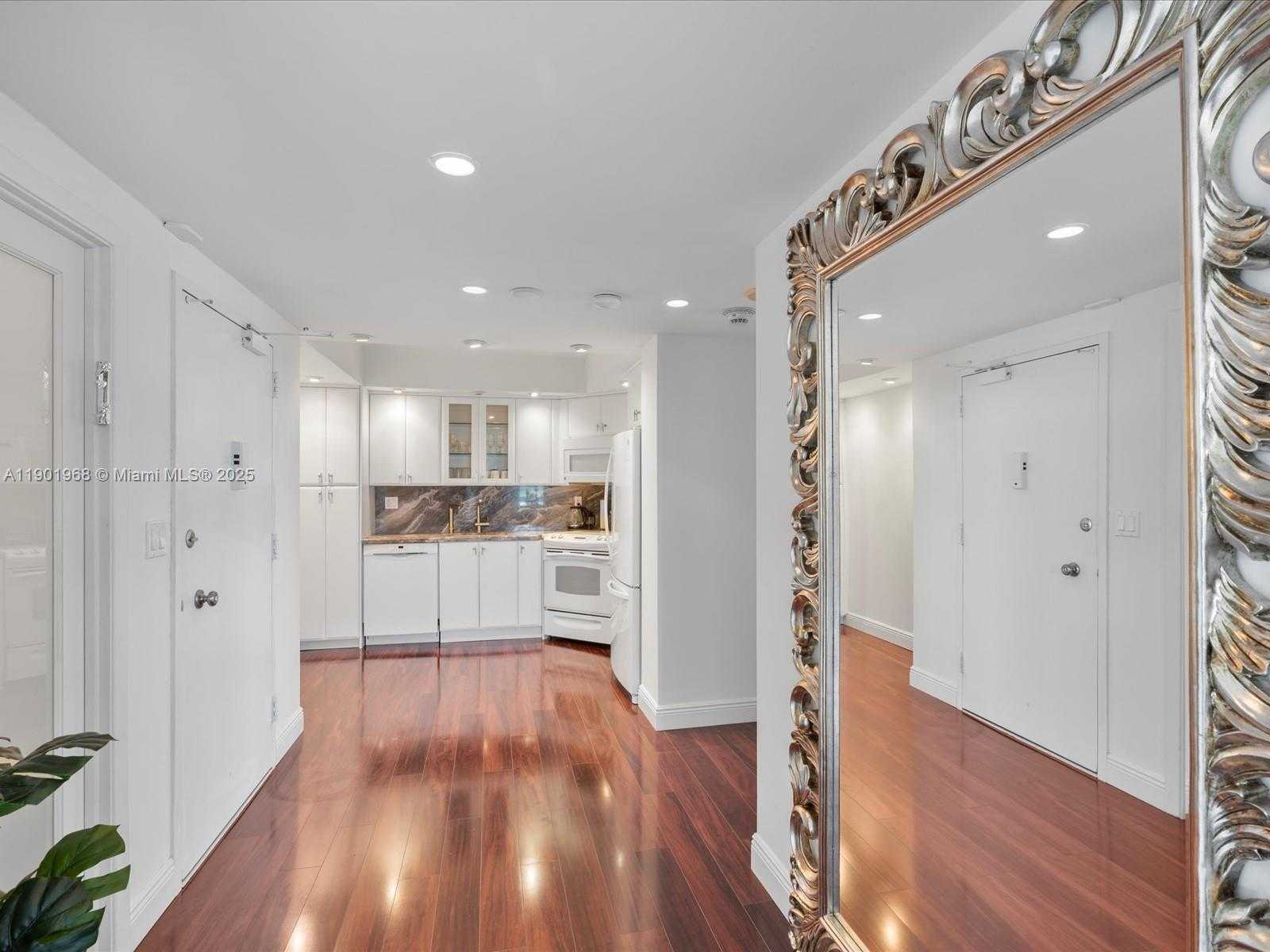 Small Image of 500 BAYVIEW DR #1722, Sunny Isles Beach Number 23