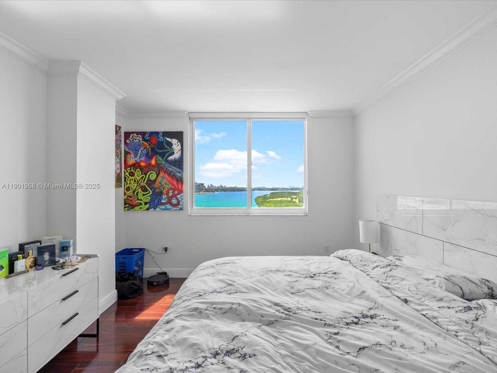 Small Image of 500 BAYVIEW DR #1722, Sunny Isles Beach Number 27