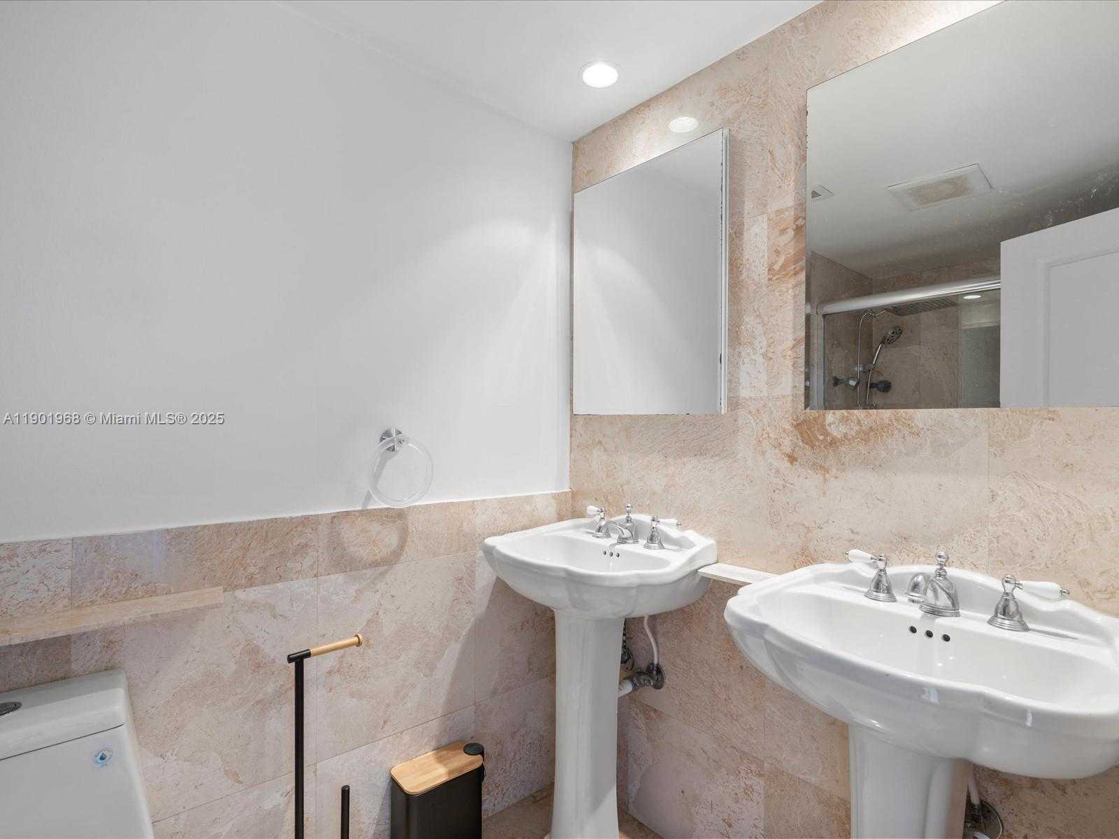 Small Image of 500 BAYVIEW DR #1722, Sunny Isles Beach Number 31