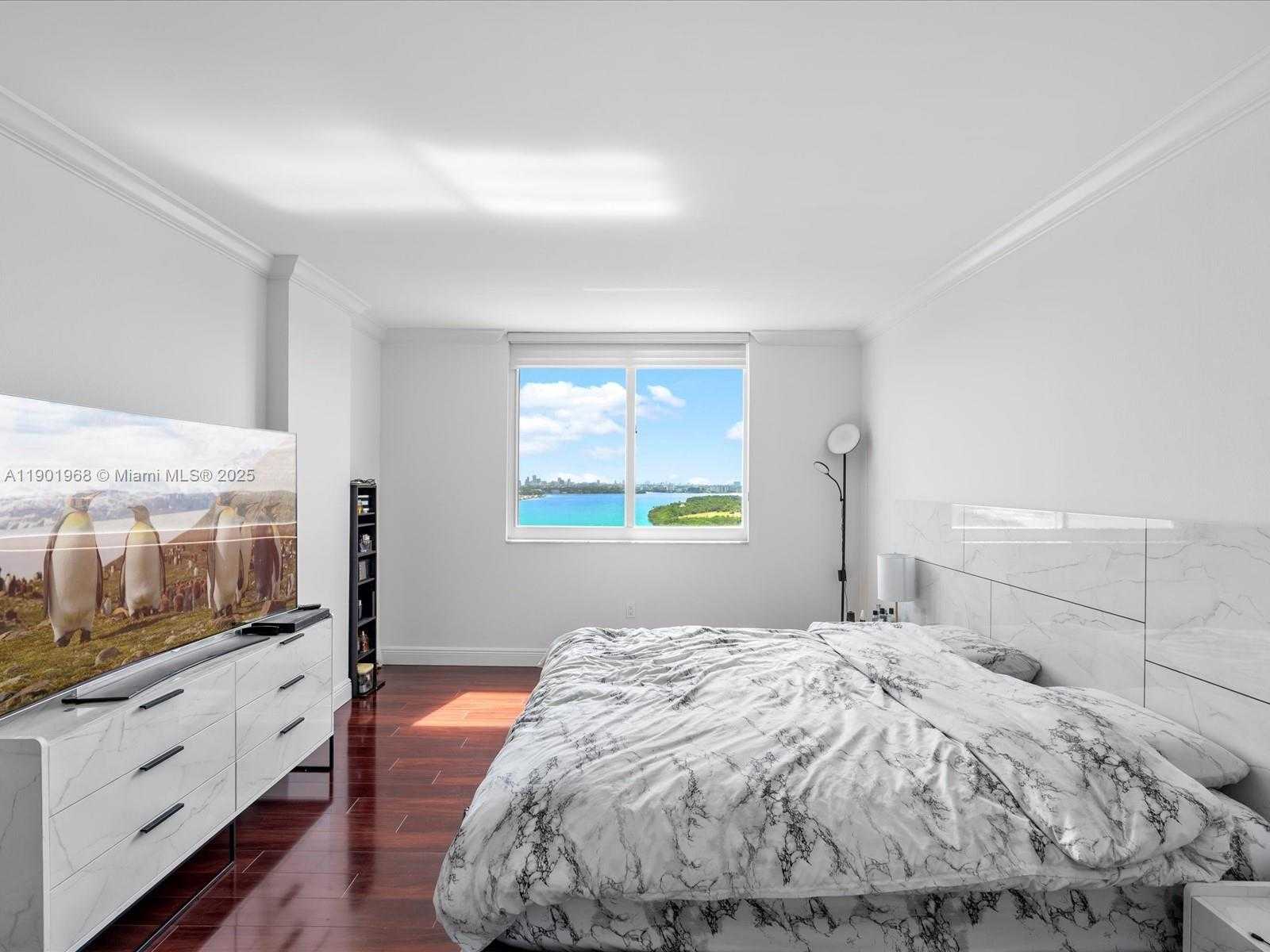 Small Image of 500 BAYVIEW DR #1722, Sunny Isles Beach Number 34