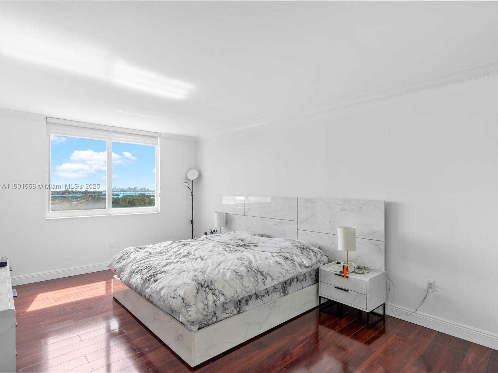 Small Image of 500 BAYVIEW DR #1722, Sunny Isles Beach Number 35