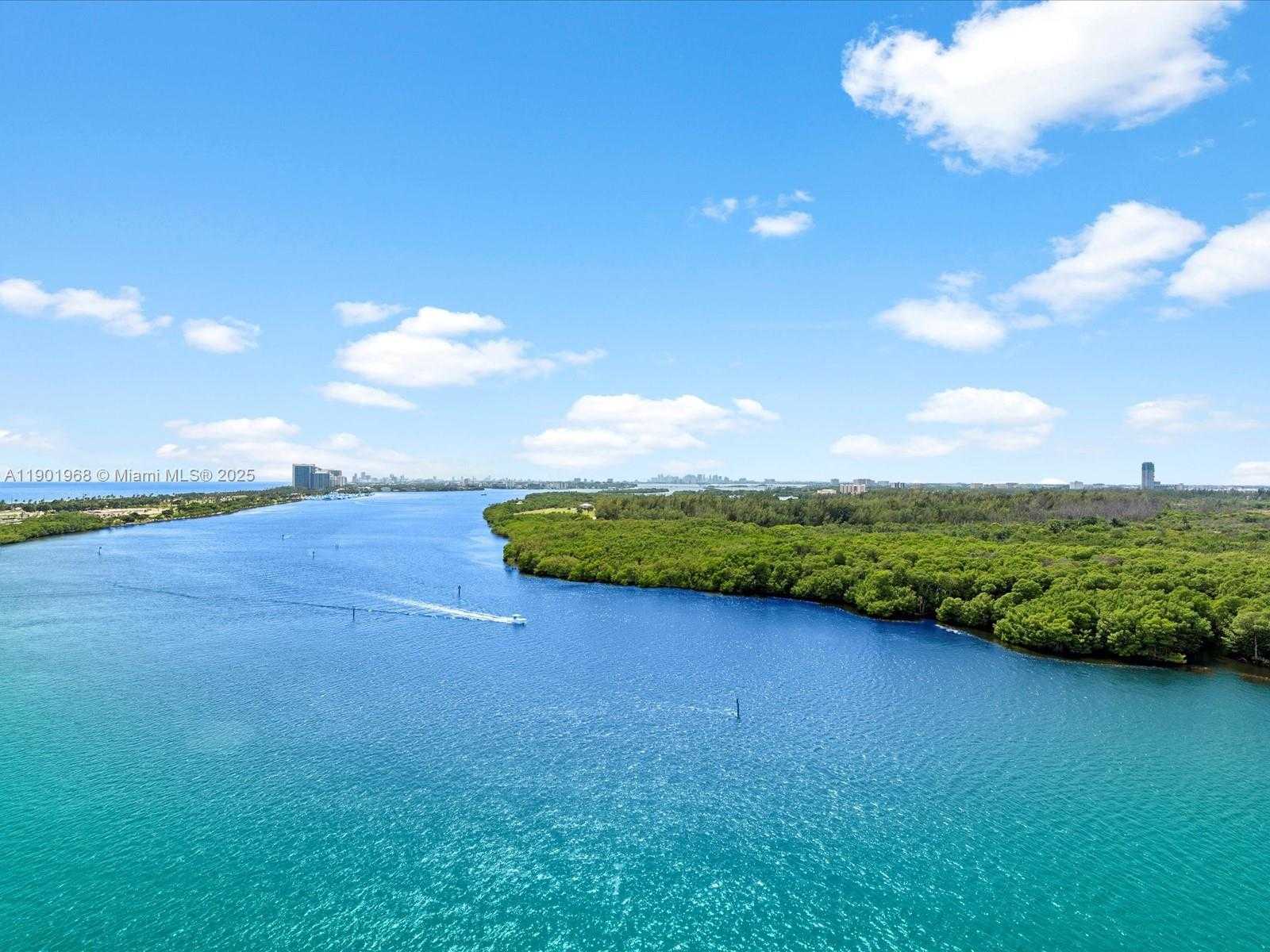 Small Image of 500 BAYVIEW DR #1722, Sunny Isles Beach Number 39