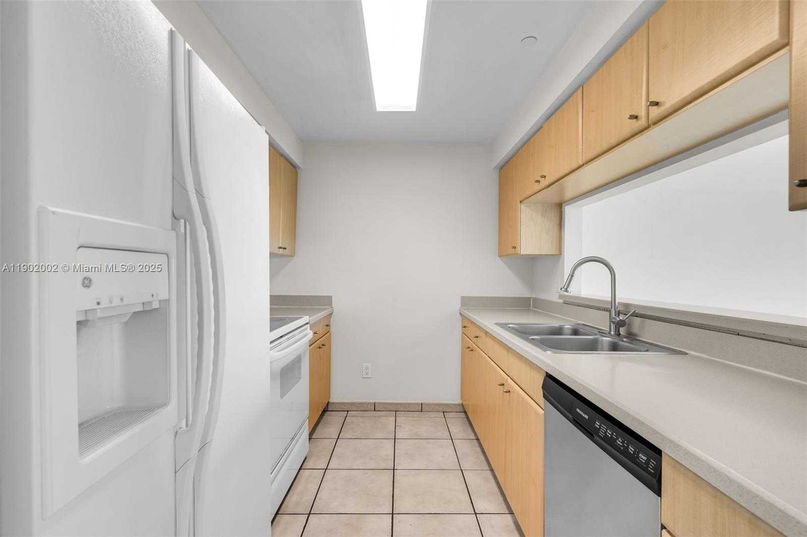 Small Image of 2475 BRICKELL AVE #703, Miami Number 11