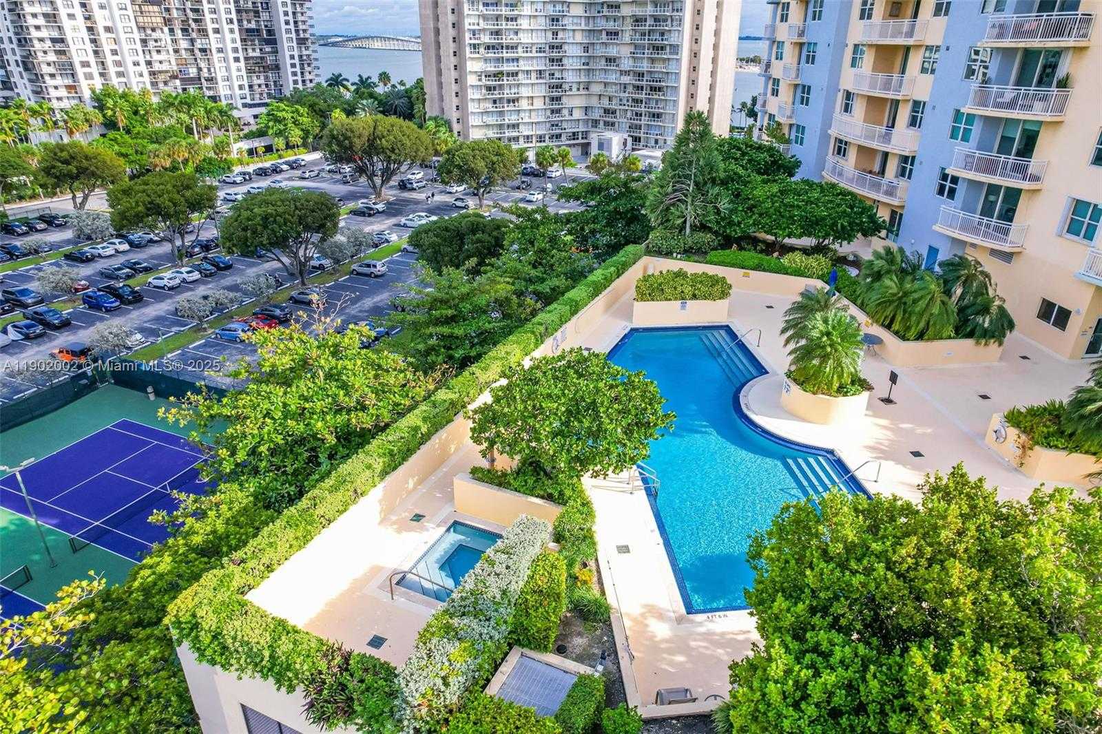 Small Image of 2475 BRICKELL AVE #703, Miami Number 37