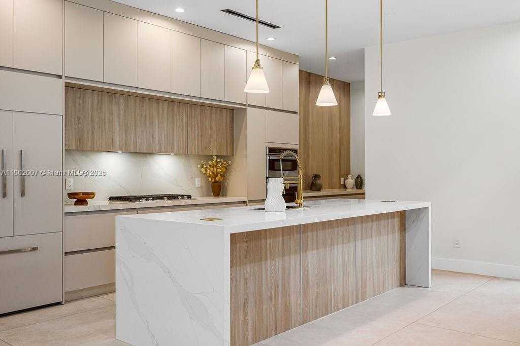 Small Image of 308 NORTH EAST 14TH AVE, Fort Lauderdale Number 2