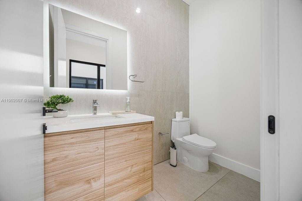 Small Image of 308 NORTH EAST 14TH AVE, Fort Lauderdale Number 37