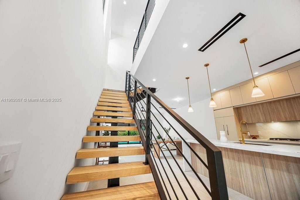 Small Image of 308 NORTH EAST 14TH AVE, Fort Lauderdale Number 7