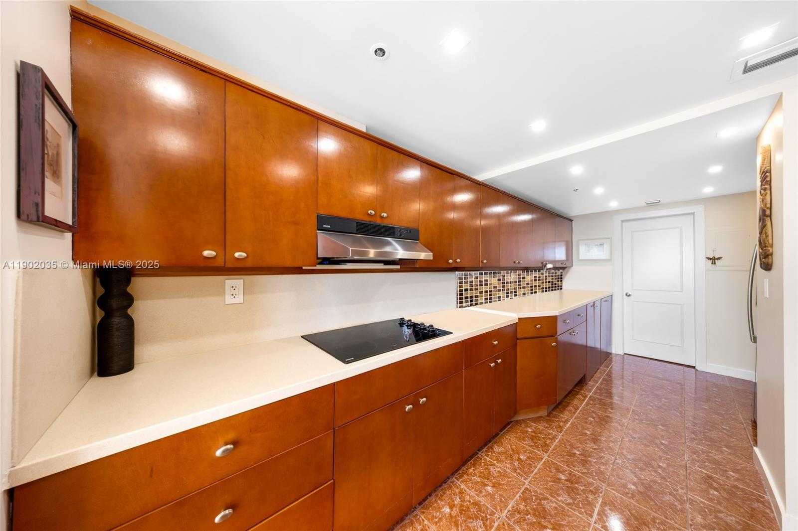 Small Image of 1581 BRICKELL AVE #2104, Miami Number 12