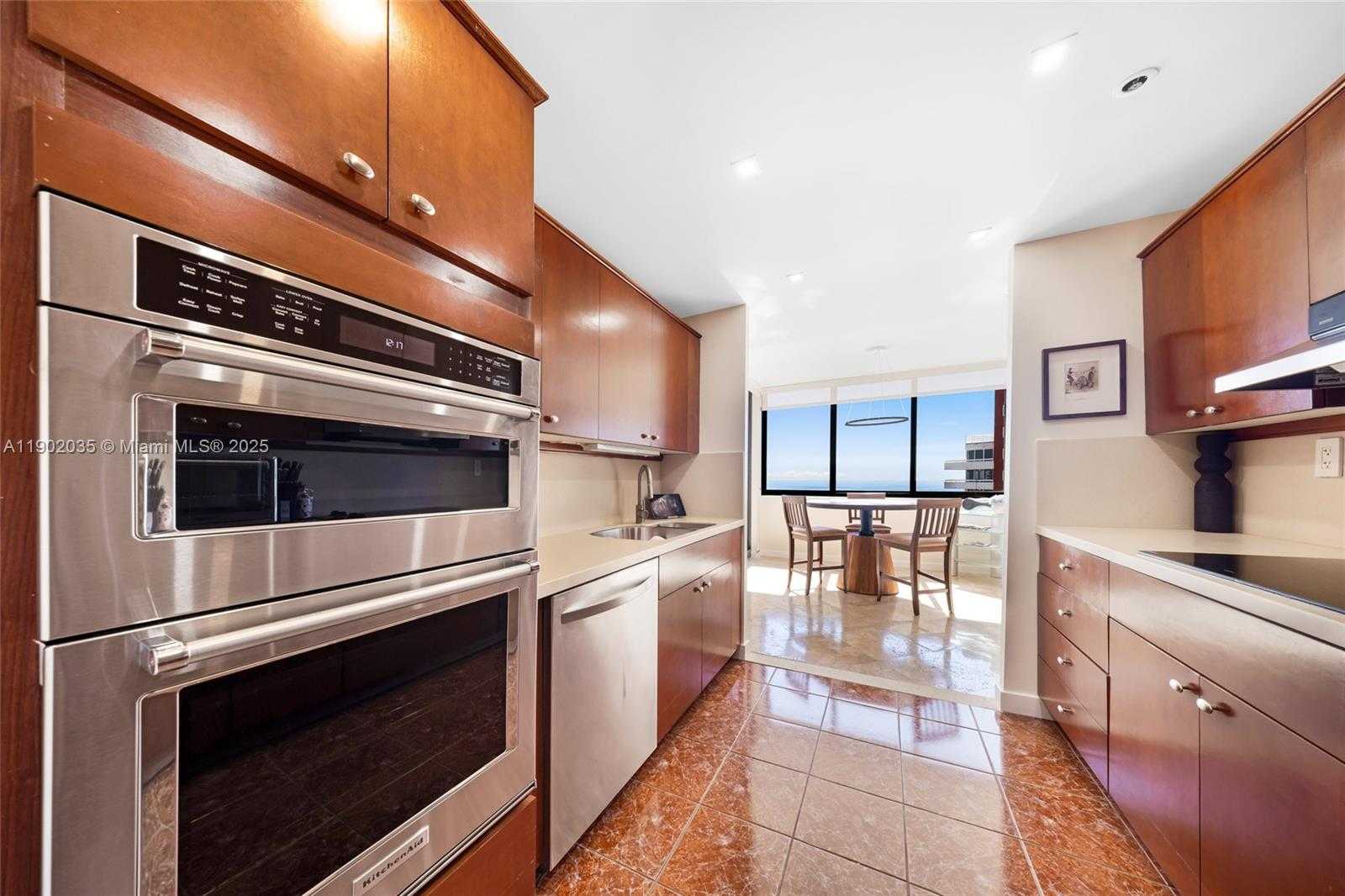 Small Image of 1581 BRICKELL AVE #2104, Miami Number 13
