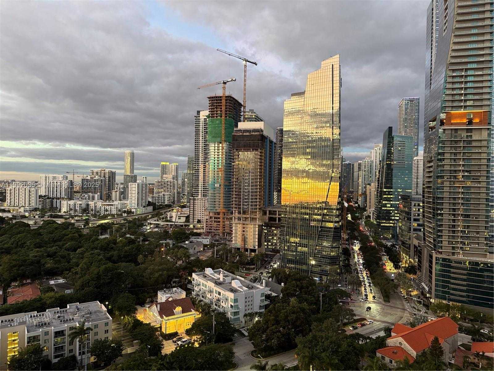 Small Image of 1581 BRICKELL AVE #2104, Miami Number 26