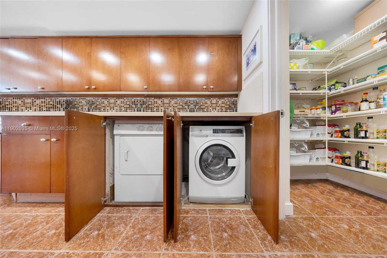 Small Image of 1581 BRICKELL AVE #2104, Miami Number 34