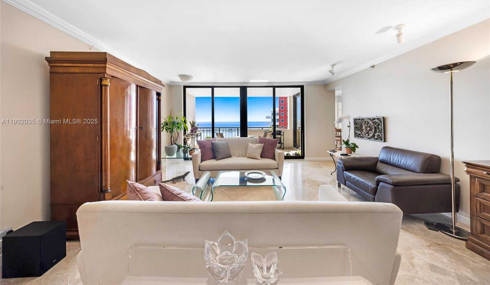 Small Image of 1581 BRICKELL AVE #2104, Miami Number 4