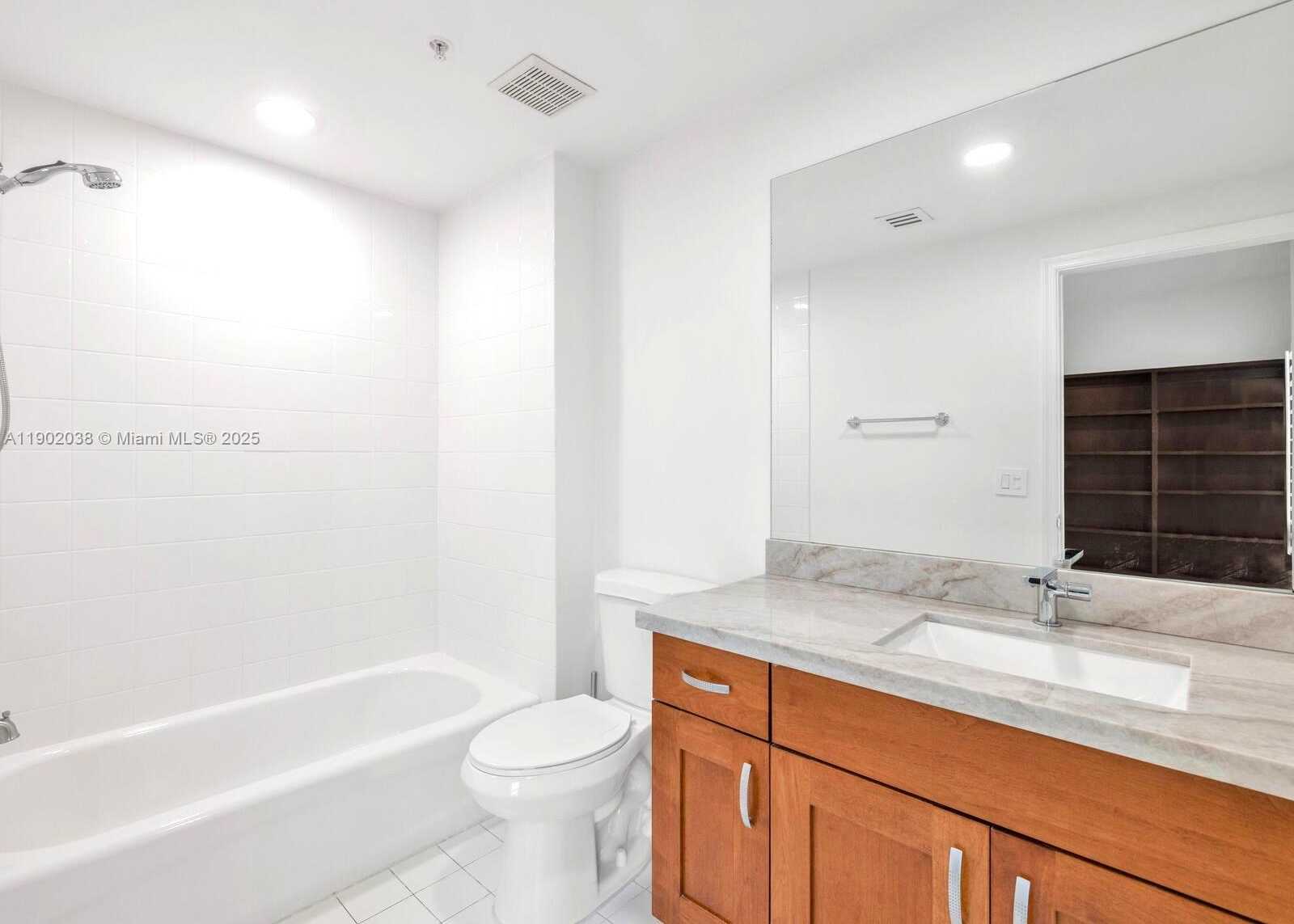 Small Image of 20 CALABRIA AVE #505, Coral Gables Number 19