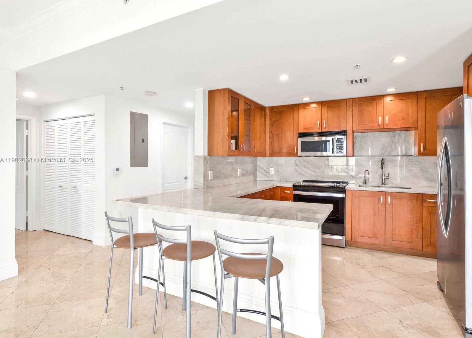 Small Image of 20 CALABRIA AVE #505, Coral Gables Number 7