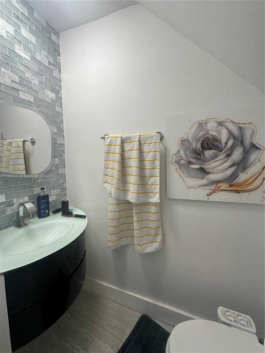 Small Image of 3666 NORTH EAST 167TH ST #30, North Miami Beach Number 10