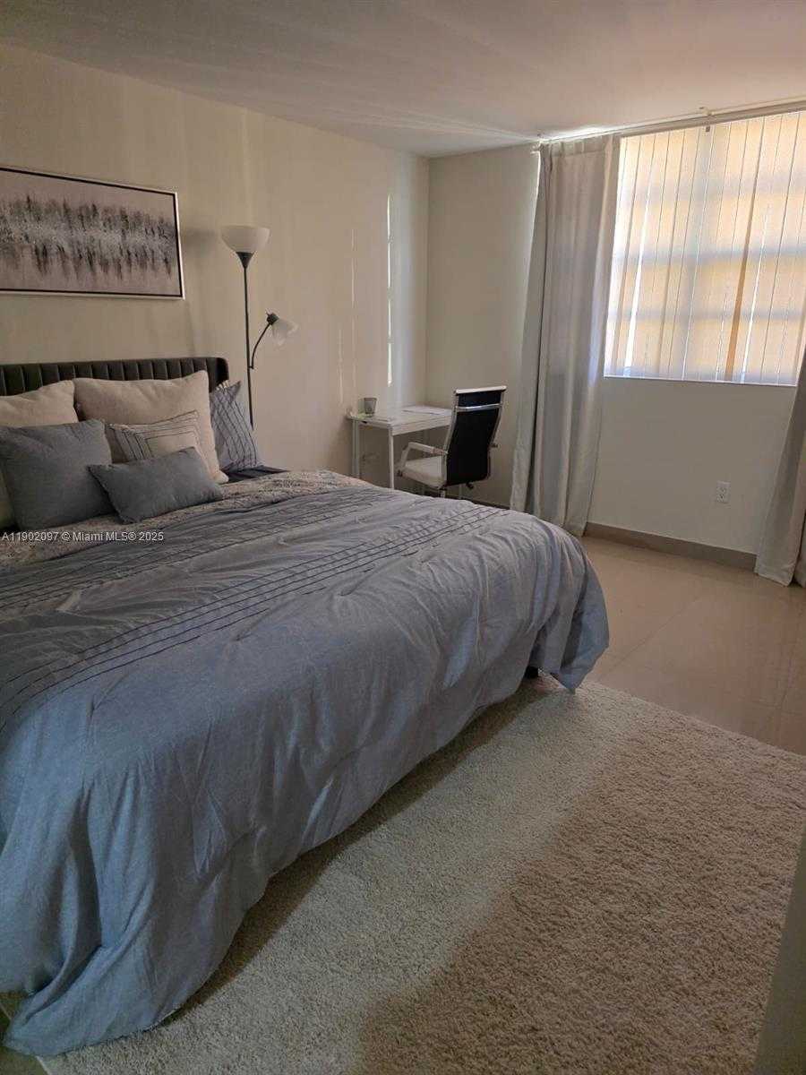 Small Image of 1833 SOUTH OCEAN DR #809, Hallandale Beach Number 10