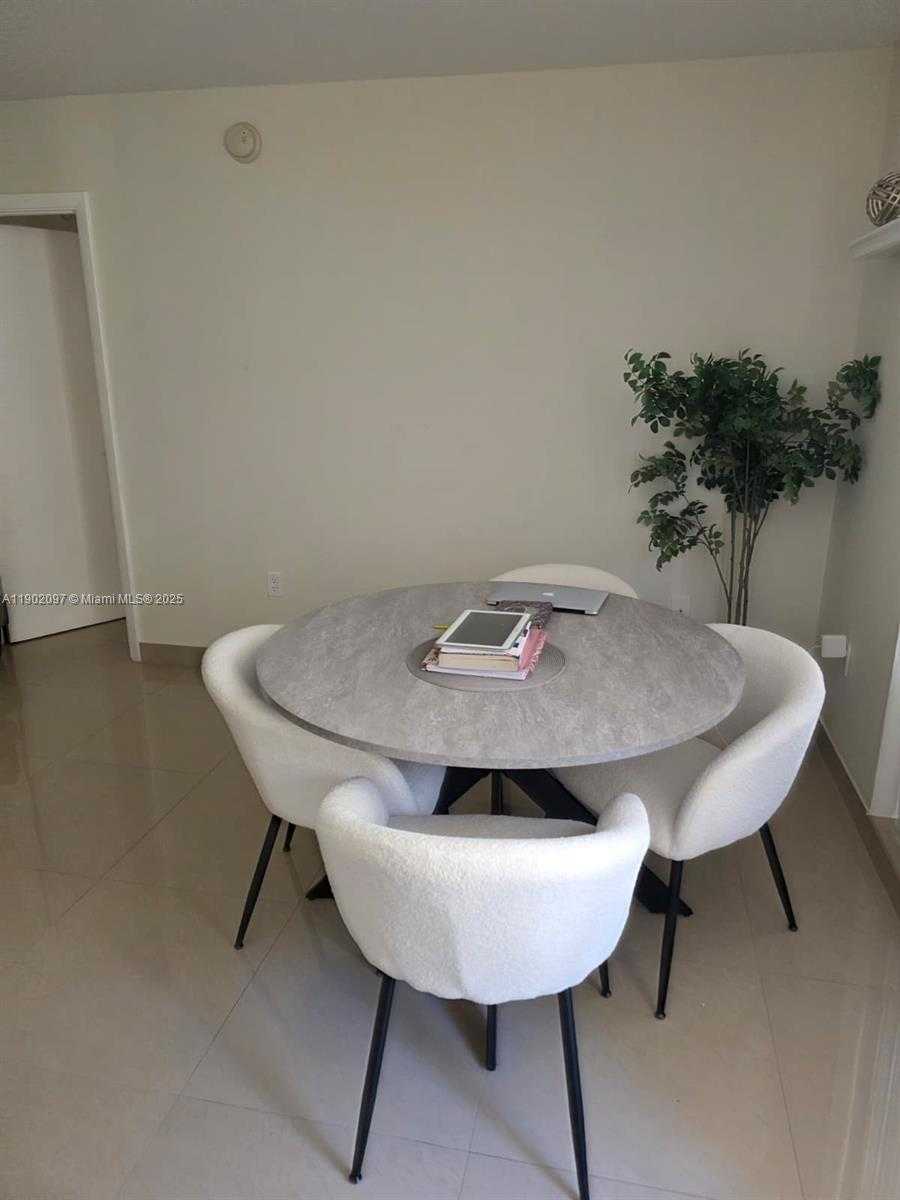 Small Image of 1833 SOUTH OCEAN DR #809, Hallandale Beach Number 12