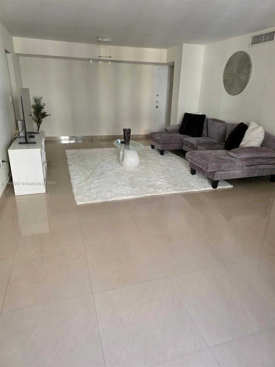 Small Image of 1833 SOUTH OCEAN DR #809, Hallandale Beach Number 14