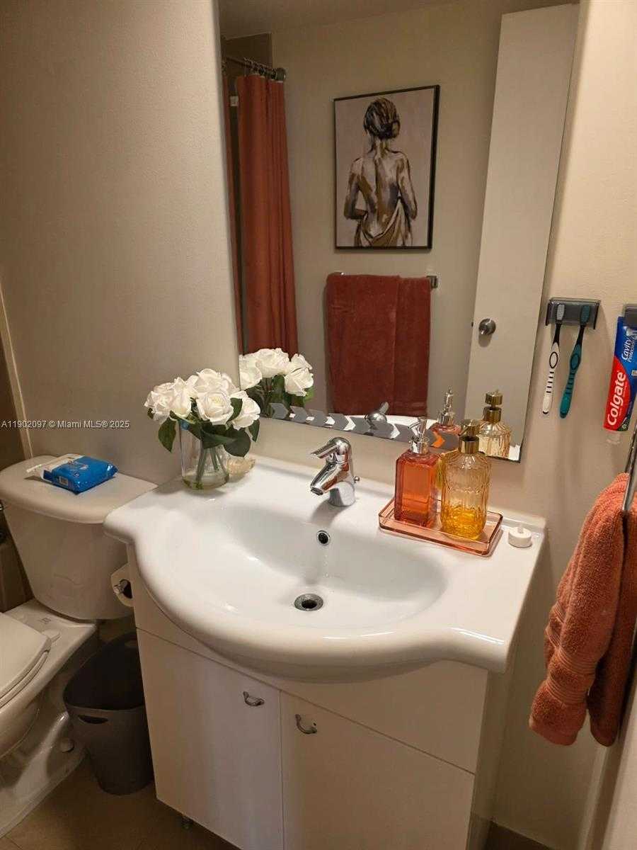 Small Image of 1833 SOUTH OCEAN DR #809, Hallandale Beach Number 16