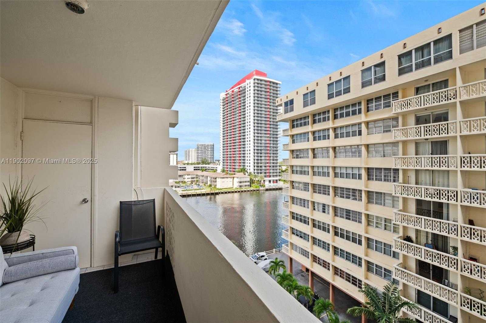 Small Image of 1833 SOUTH OCEAN DR #809, Hallandale Beach Number 23