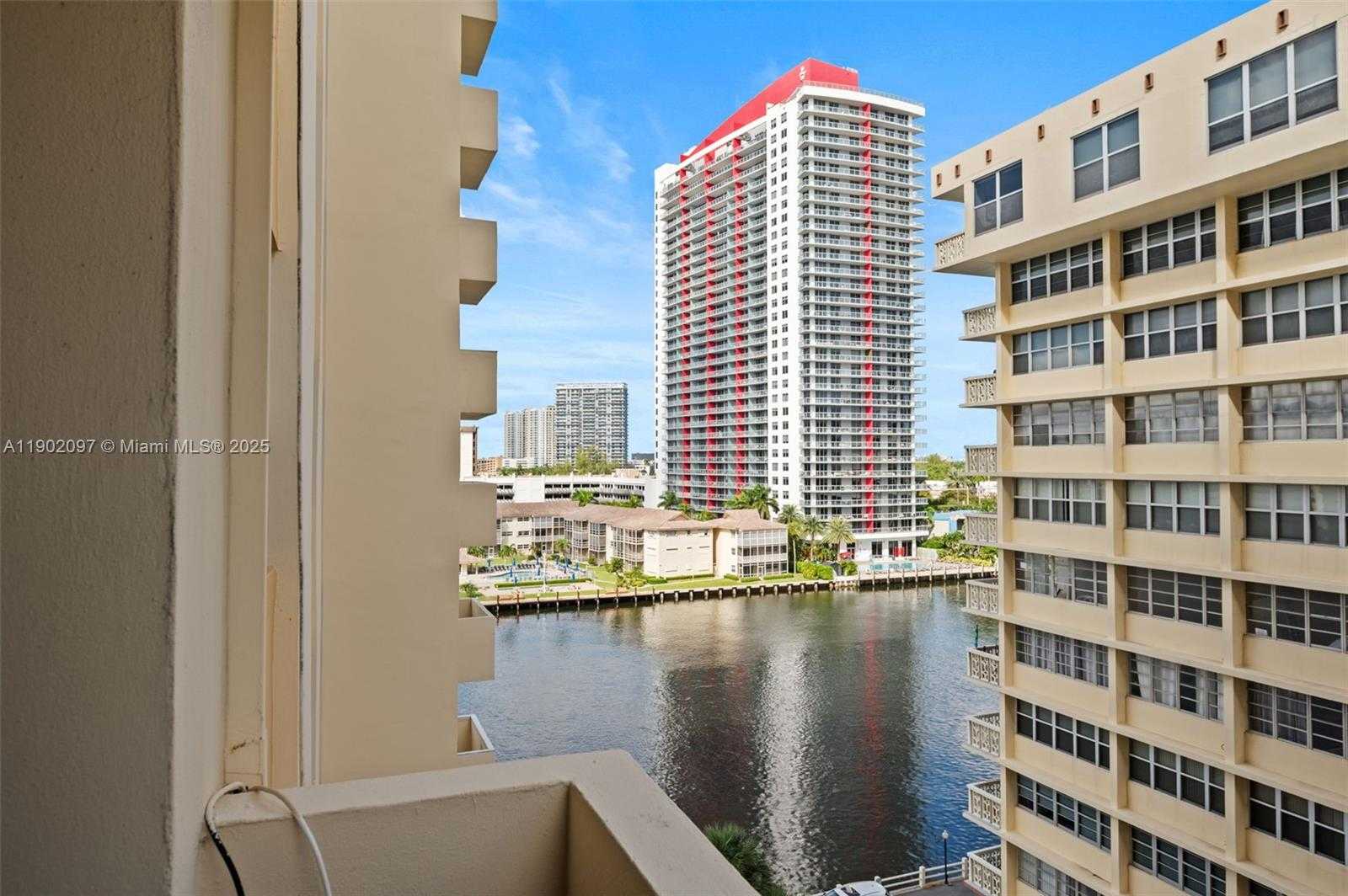 Small Image of 1833 SOUTH OCEAN DR #809, Hallandale Beach Number 25